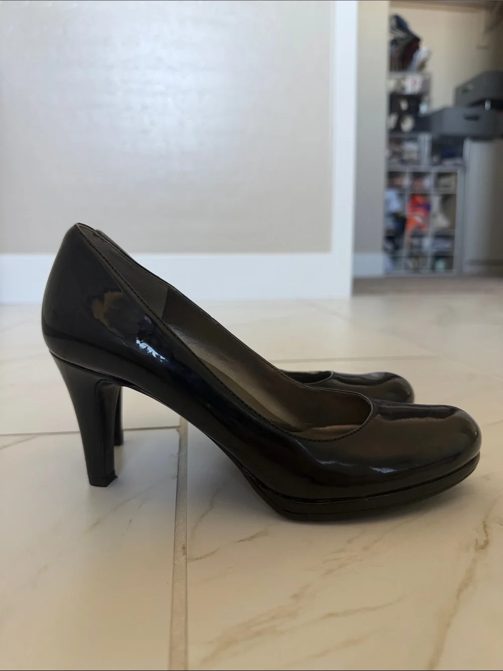 Naturalizer Black Patent Leather Rounded Toe Pumps